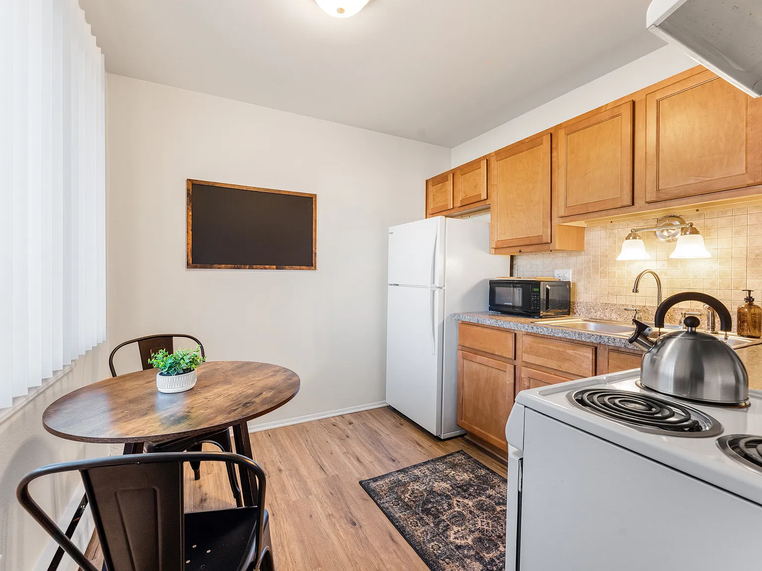 2 bed, $2,000 — Photo 4