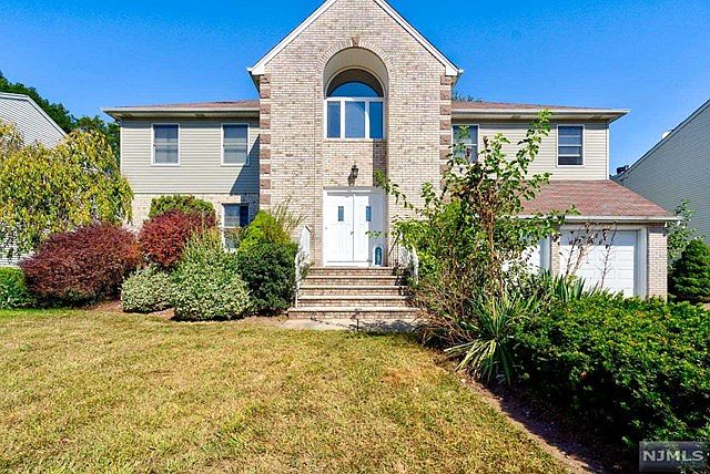 1st image of 688 William Bliss Dr