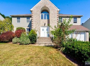688 William Bliss Dr, New Milford, NJ 07646