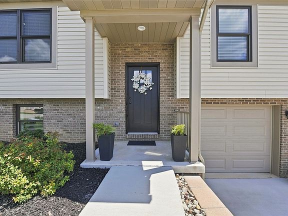 3rd image of 100 Sharon Dr