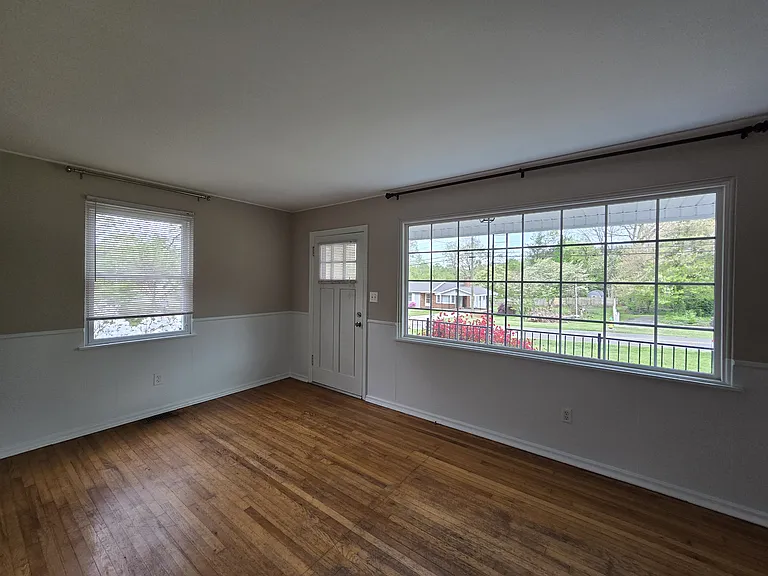 209 Northeast Ave — Photo 3