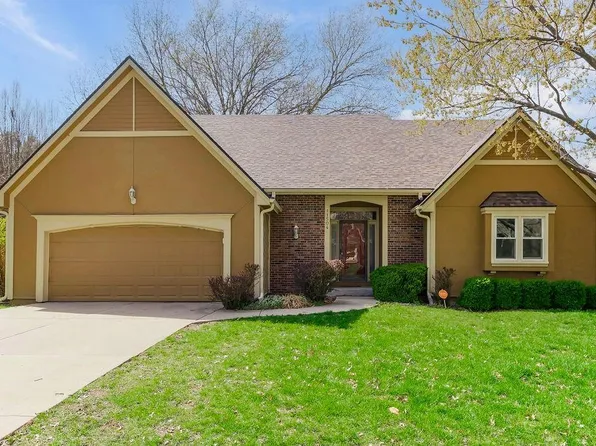 11504 Summit St, Kansas City, MO 64114