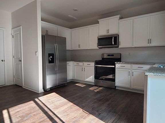 2nd image of 3643 Azalea Ridge Dr