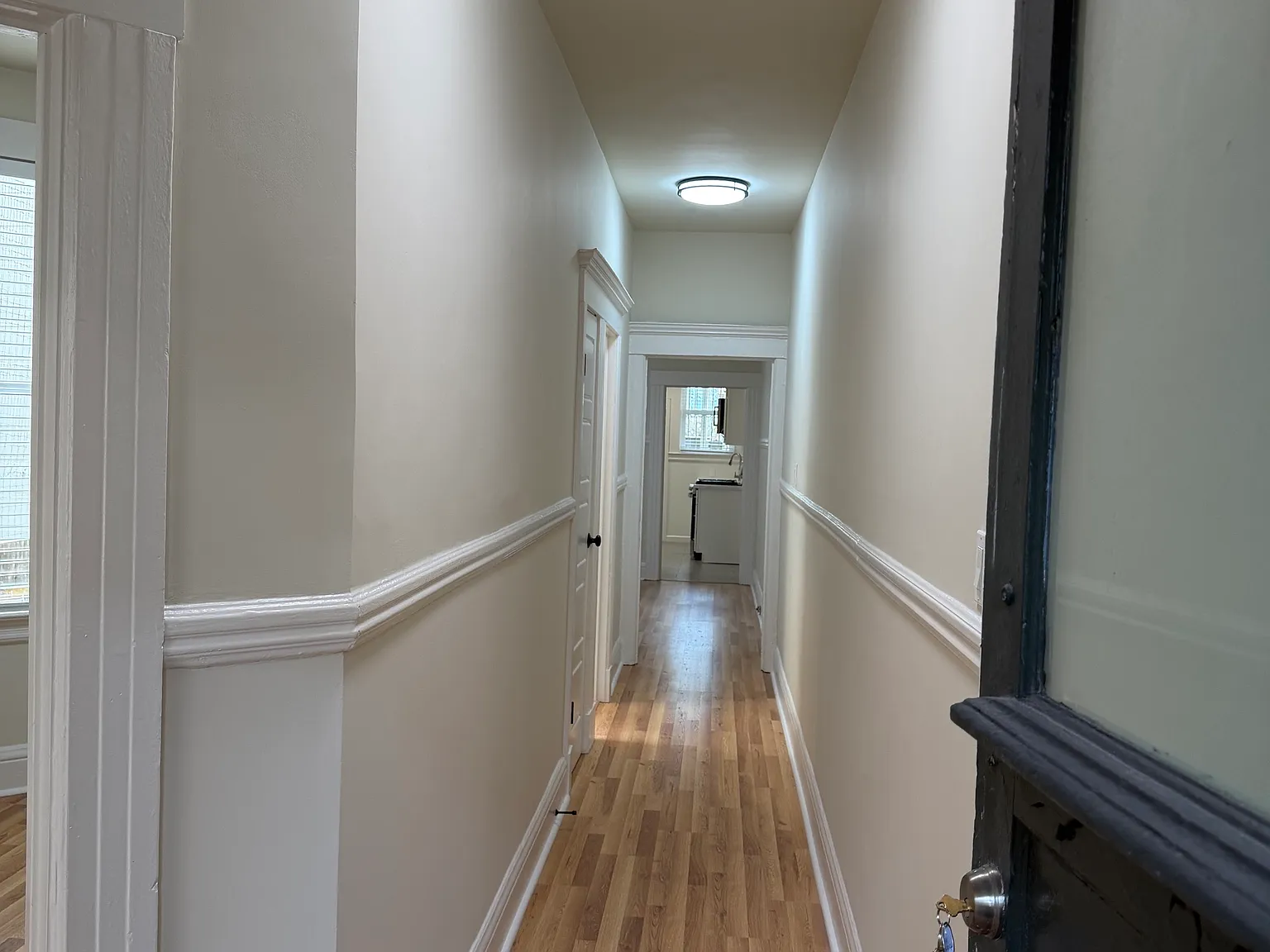 2 bed, 750 sqft, $3,200 — Photo 2