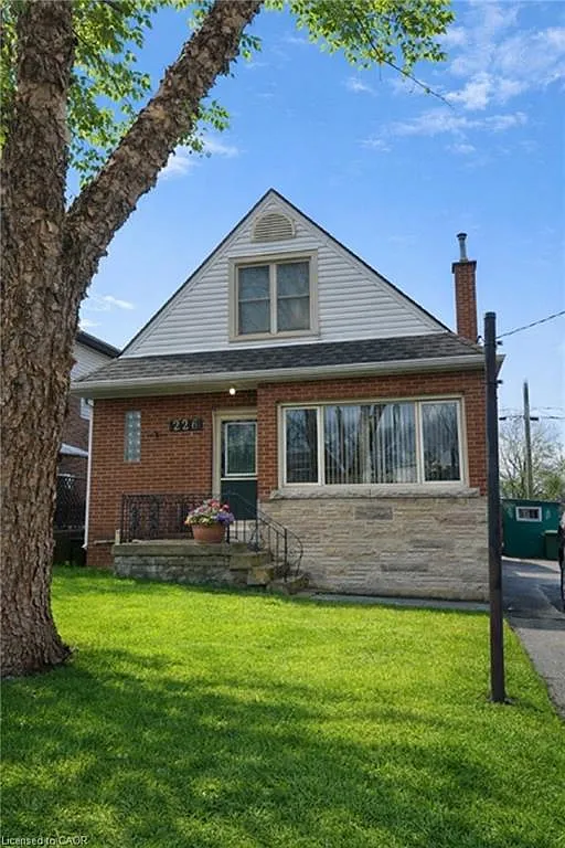 226 Auburn Ave photo 1