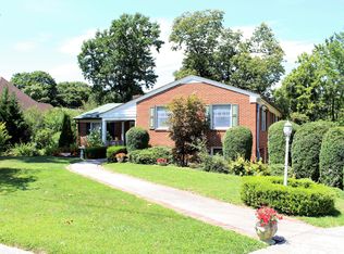 206 Rose Hill Cir, Staunton, VA 24401