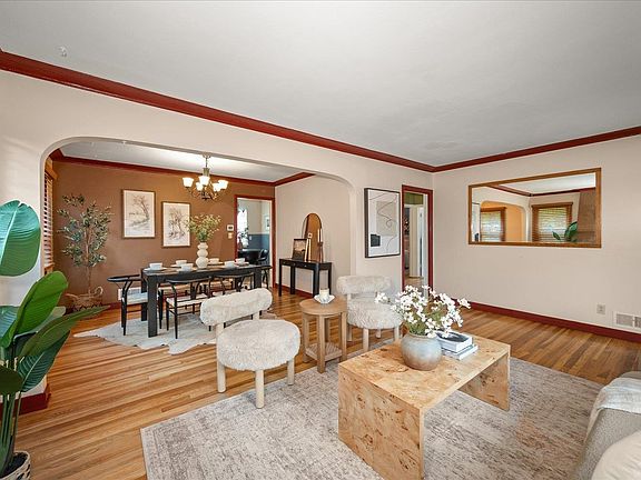 5th image of 1107 W 27th Ave