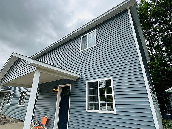 5th image of 17 Railroad St #20