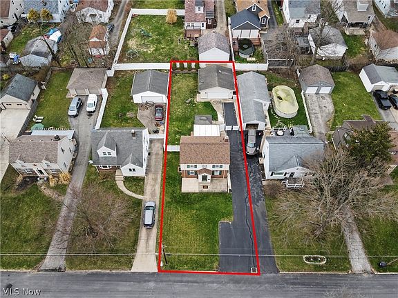 3rd image of 132 Argyle Ave
