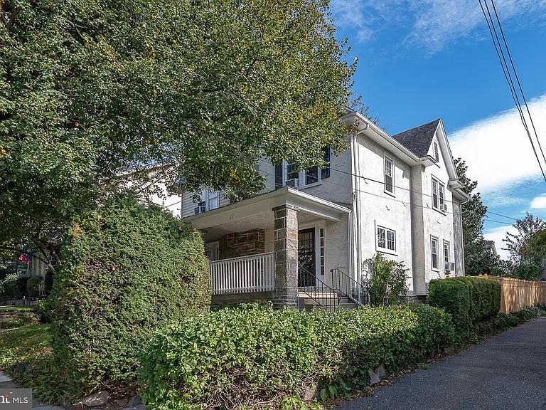 17 E Turnbull Ave — Photo 1