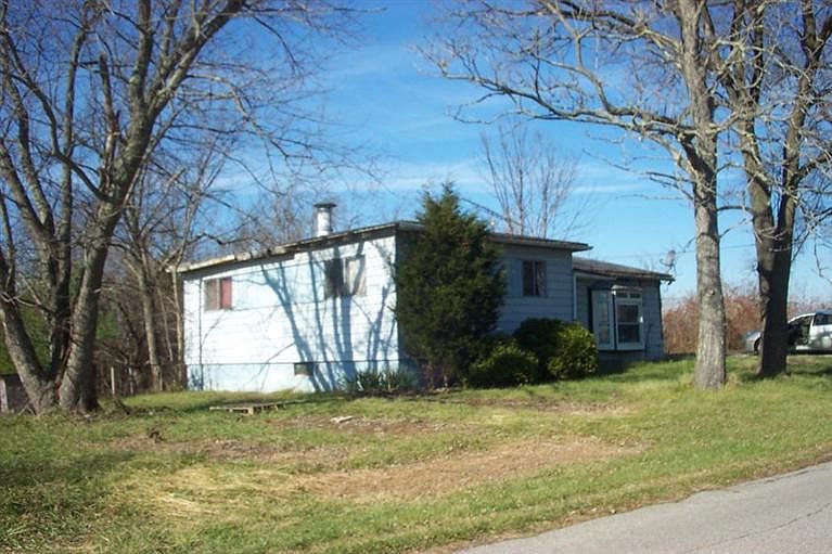 2nd image of 395 Huff Rd