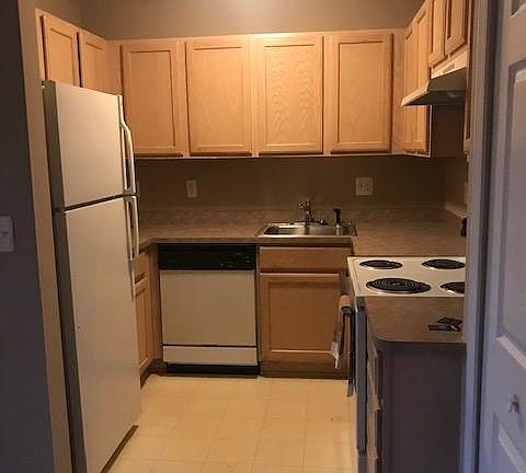 5th image of 29383 Maurice Ct #29383