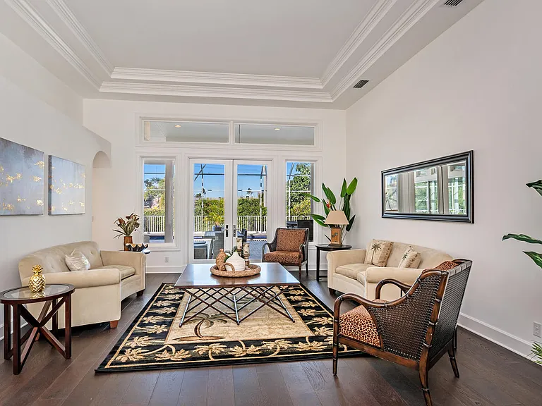 2540 Half Moon Walk — Photo 4