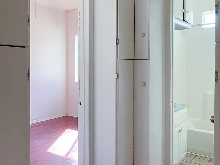 821 N Vendome St — Photo 10