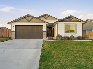 4909 Perga Dr, Pasco, WA 99301