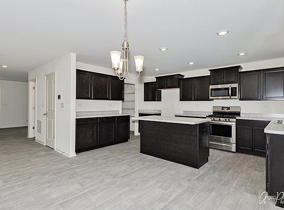 2nd image of 2008 Greenview Dr