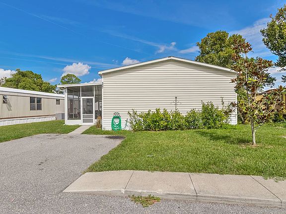 2nd image of 327 Banyan Ln