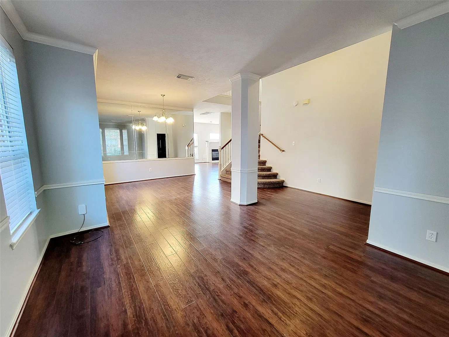 4 bed, 2.5 bath, 2617 sqft, $2,500 — Photo 2