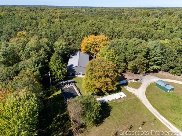 13855 Lincoln Lake Ave NE, Gowen, MI 49326