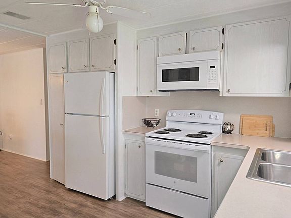 5th image of 297 1st St E