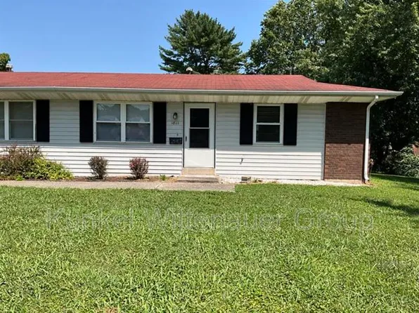 1816 N 16th St, Belleville, IL 62226