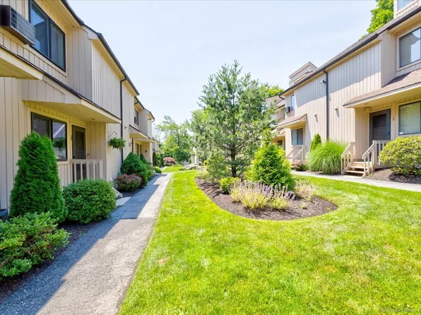 19 Woodway Road APT 28, Stamford, CT 06907