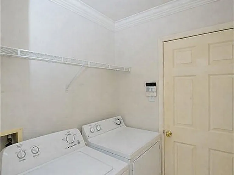 6430 Binalong Dr — Photo 13