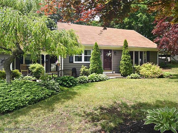 2nd image of 16 Kingswood Dr