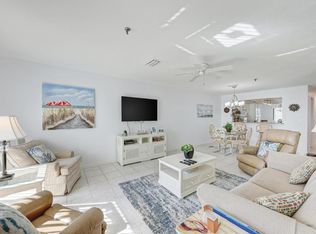 601 Gulf Dr N UNIT 205, Bradenton Beach, FL 34217