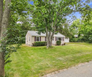 24 Nod Rd, Swansea, MA, 02777