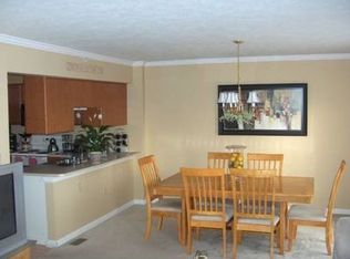 207 Mountain Dr, Carnegie, PA 15106