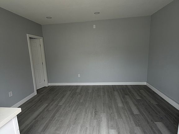 3rd image of 15014 Ragus St