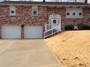 10335 Roseway Blvd, North Huntingdon, PA 15642