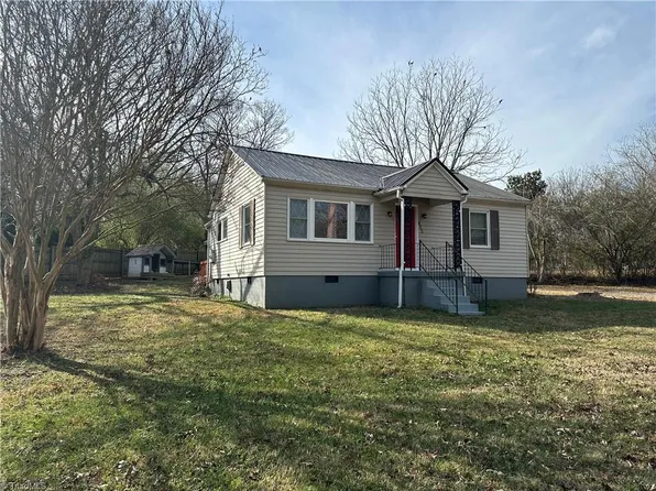 415 State Highway 22 N, Ramseur, NC 27316