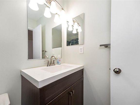 3rd image of 4415 Segovia Ct