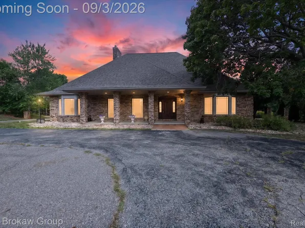 9505 E Atherton Rd, Davison, MI 48423