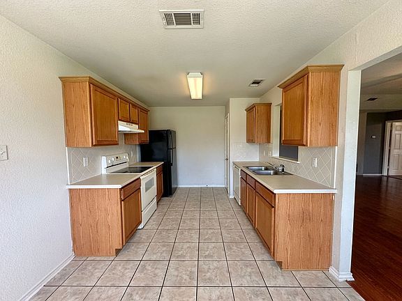 5th image of 3806 Basset Ct