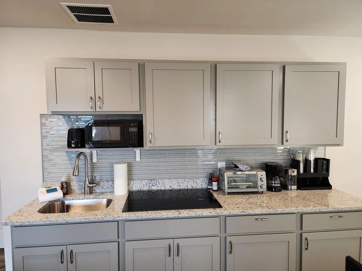 Studio, 350 sqft, $1,600 — Photo 4