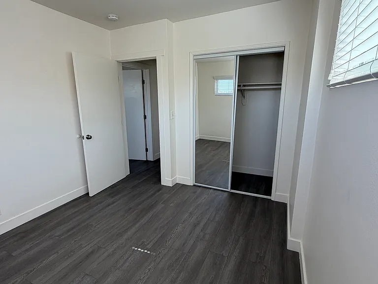 1016 E Harding St — Photo 13