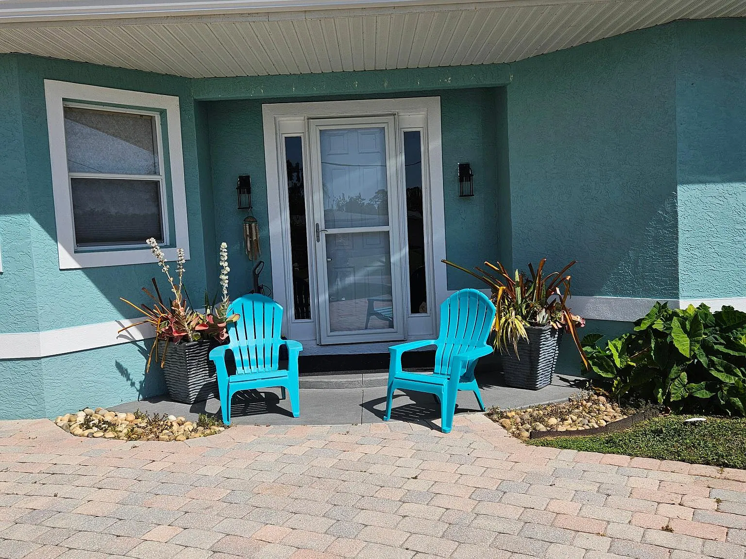 3 bed, 2.5 bath, 2020 sqft, $2,600 — Photo 1