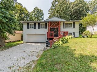 560 Narragansett Dr, Tallmadge, OH