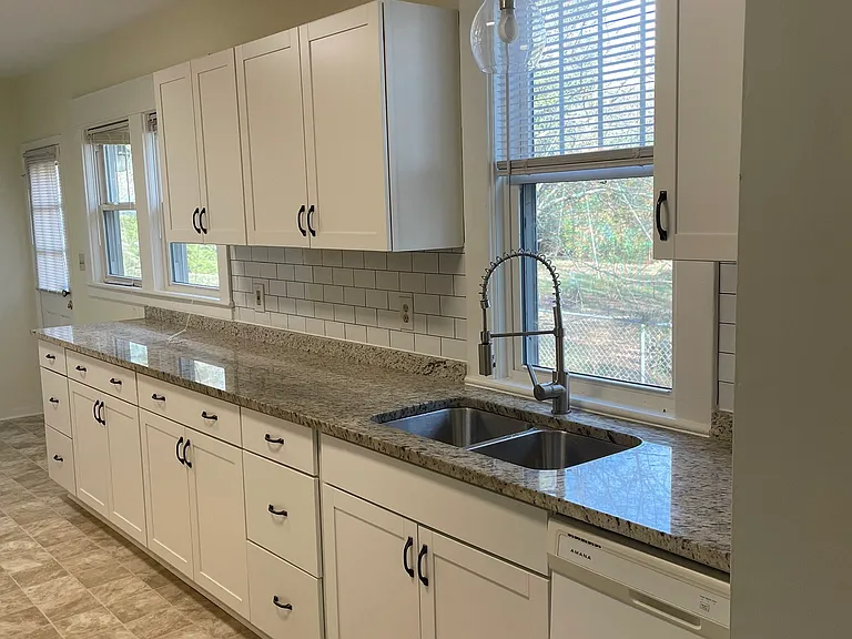 716 Crosby Rd — Photo 3