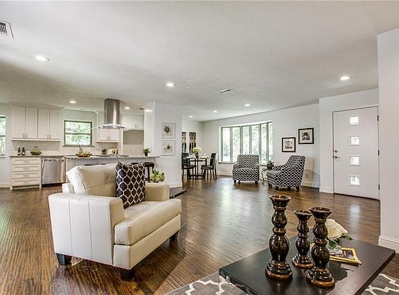 2nd image of 10743 S Lanett Cir
