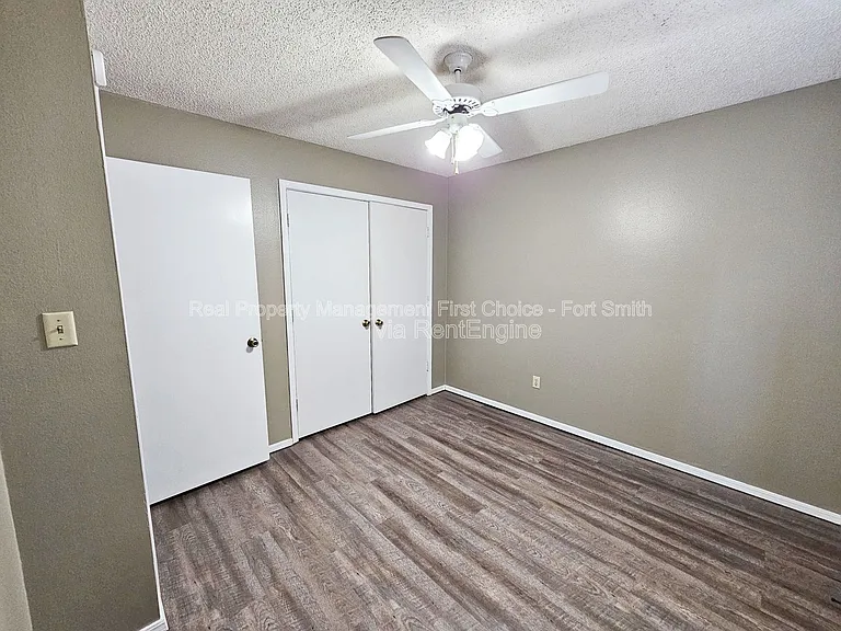 6719 Independence St — Photo 12
