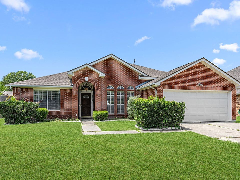 1st image of 318 Breeze Park Dr