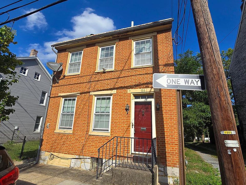 1st image of 133 N East St