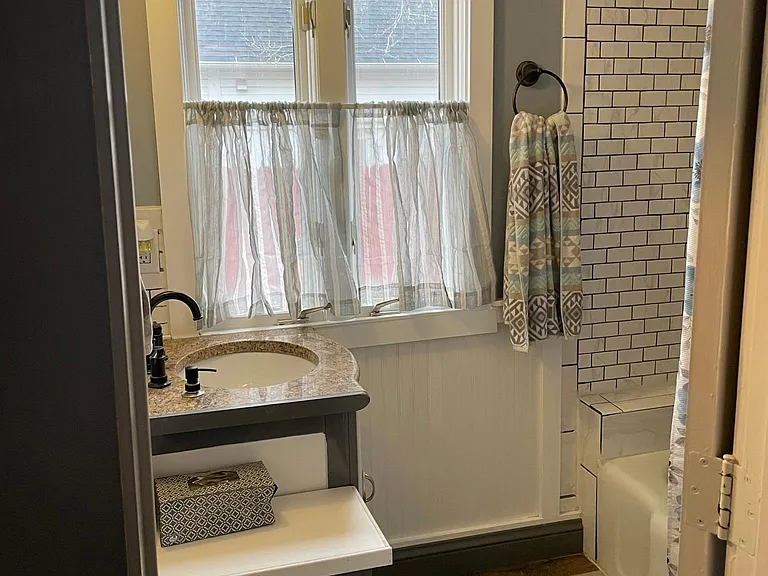 205 E Simpson St — Photo 8