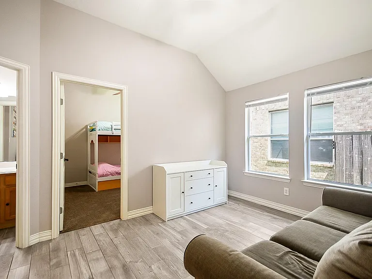 11302 N Creekwood Hills Ln — Photo 13