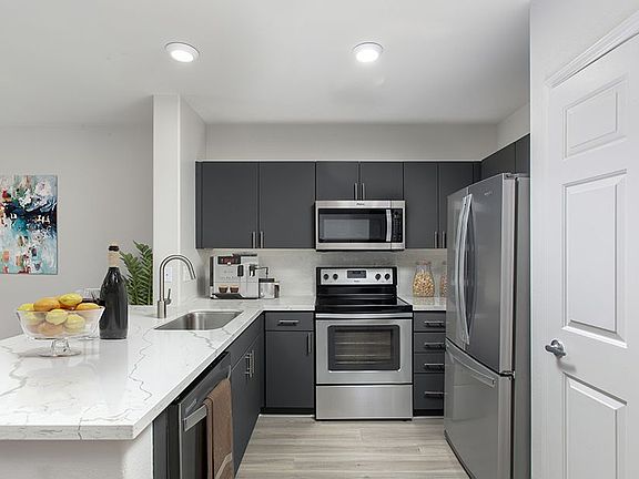 2nd image of 1670 Kettner Blvd #117