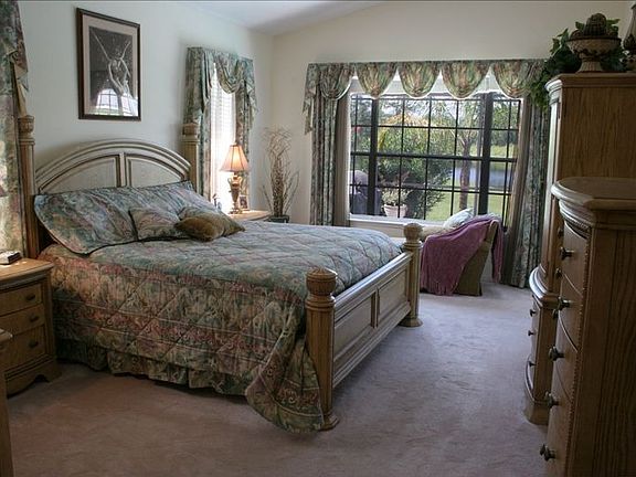 5th image of 10452 Stone Glen Dr